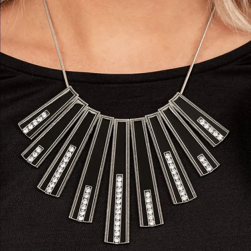 FAN-tastically Deco necklace, and earrings